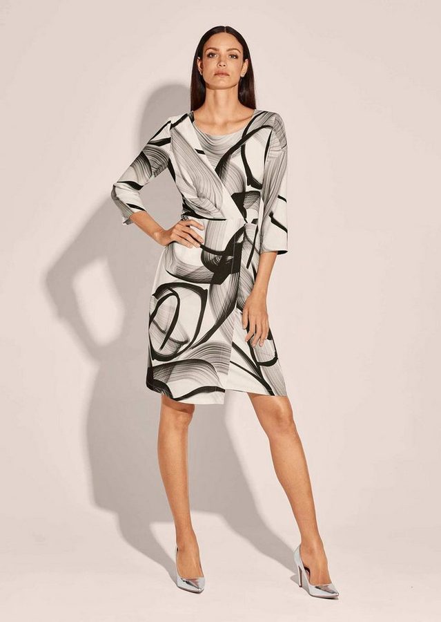 MADELEINE Midikleid Wickelkleid mit Grafikprint, 3/4-Arm Asymmetrischer Print, Rundhalsausschnitt, hinten Reißverschluss von MADELEINE