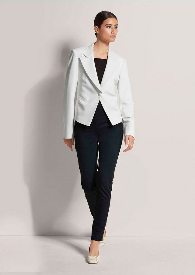 MADELEINE Kurzblazer Kurzer Jersey-Blazer mit Reverskragen Kariertes Design mit klassischem Revers und Ein-Knopf-Schließe von MADELEINE