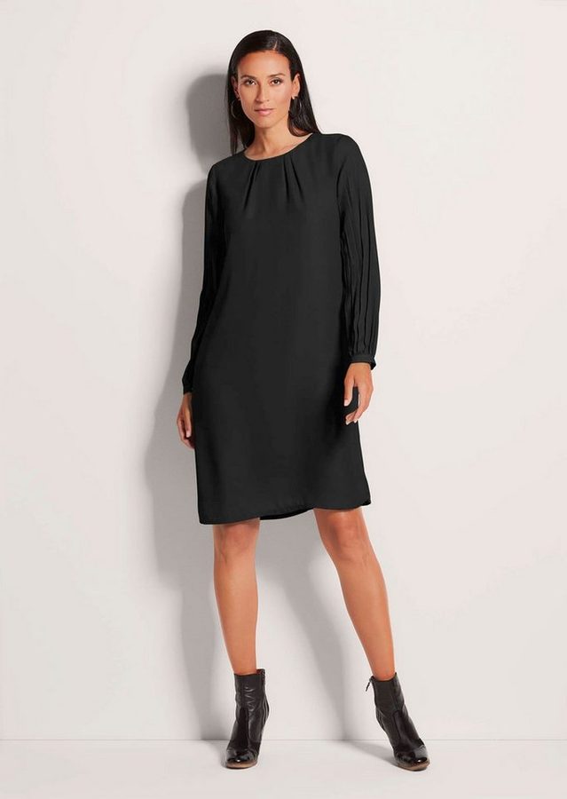 MADELEINE Midikleid Elegantes, gerades Langarmkleid Gestreiftes Design mit elegantem Rundhalsausschnitt von MADELEINE