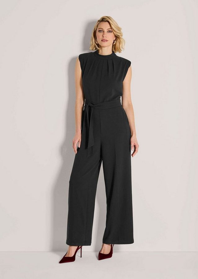 MADELEINE Jumpsuit Eleganter Jumpsuit mit Stehkragen Ärmelloser Look mit breitem Taillenband von MADELEINE