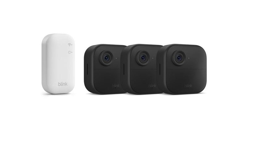 blink IP-Überwachungskamera Kamera Outdoor 4 Sicherheitskamera 3-Kamera-System Überwachungskamera (Innenbereich, Außenbereich, Set, inkl. Sync Modul Core, integriertes Mikrofon) von Blink