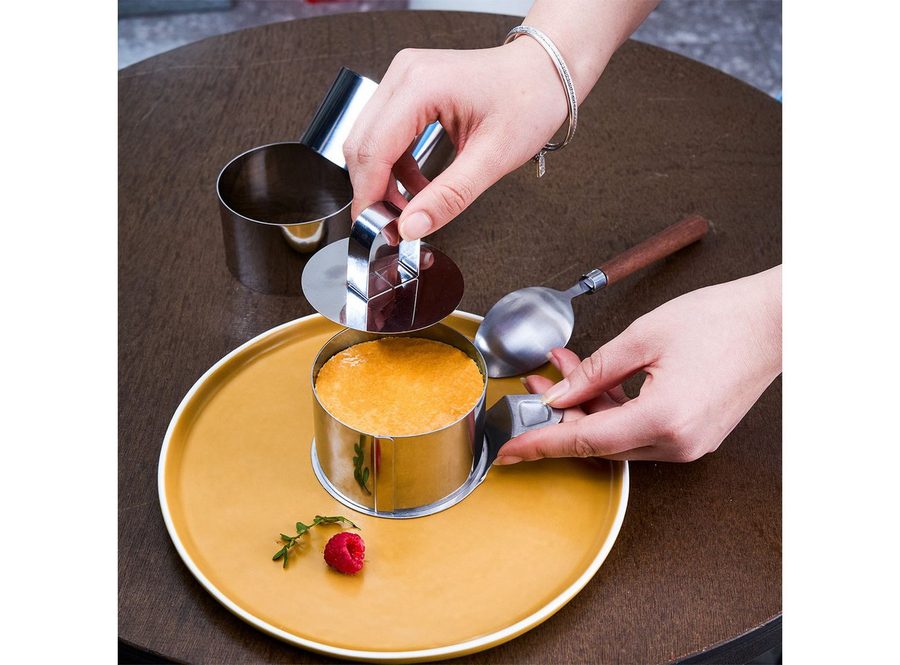 Casativo Speisering Dessertringe Speiseringe 6er Set Edelstahl Anrichtringe mit Stampfer, (6 tlg., 6er-Set), Je Ring Ø 8 x 5 cm/rostfrei/mit Heber & Stampfer von Casativo