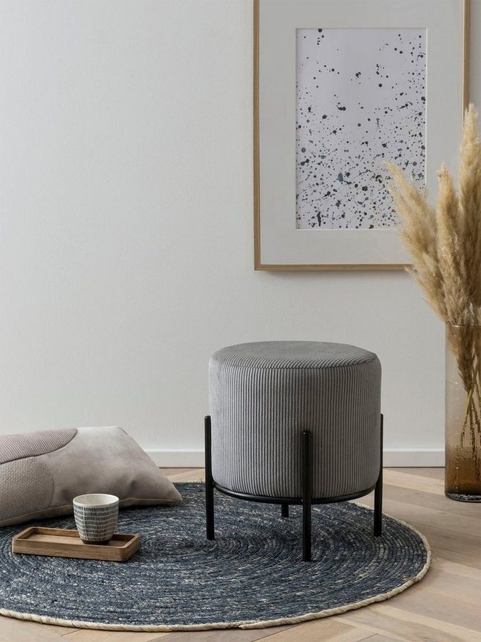SalesFever Polsterhocker Komfortabler Polsterhocker, mit Design-Gestell aus schwarzem Metall von SalesFever