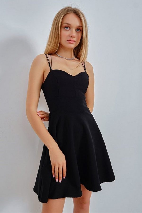 WOMAN VISION Minikleid Ausgestelltes Minikleid mit gekreuzten Trägern am Rücken von WOMAN VISION
